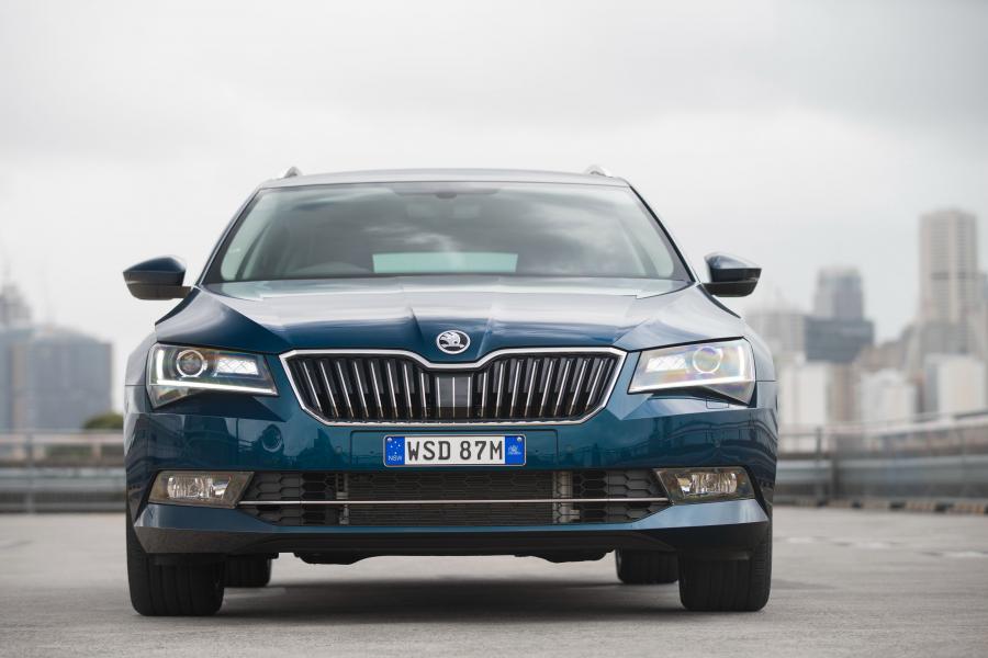  Skoda Superb Wagon 2016 года  (фото 11 из 24)